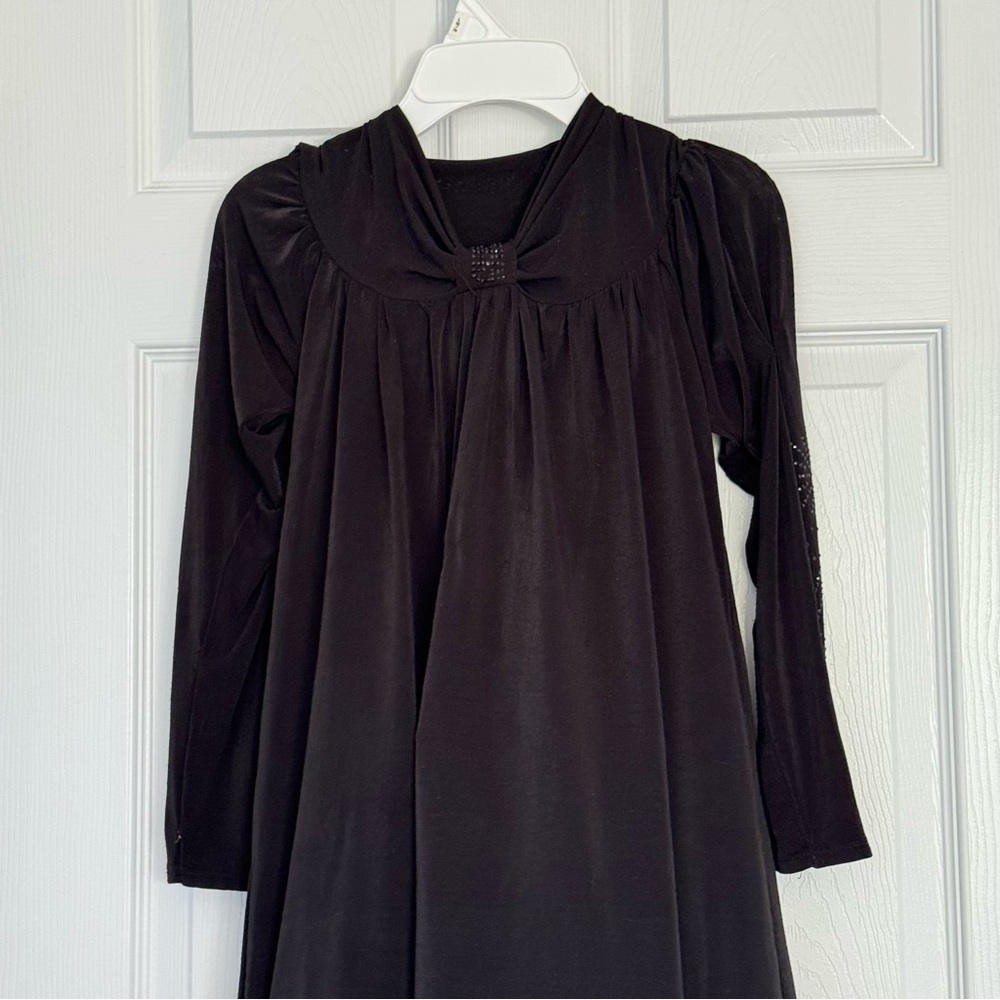 Elegant Black Long Sleeve Dress abaya  with Beaded Details - Picture 2 of 8